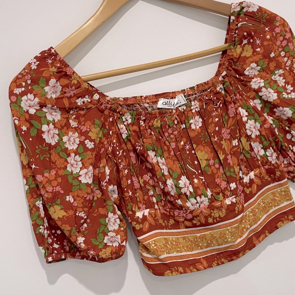 Cropped 70s Style Top 🧡 - Picture 4 of 8